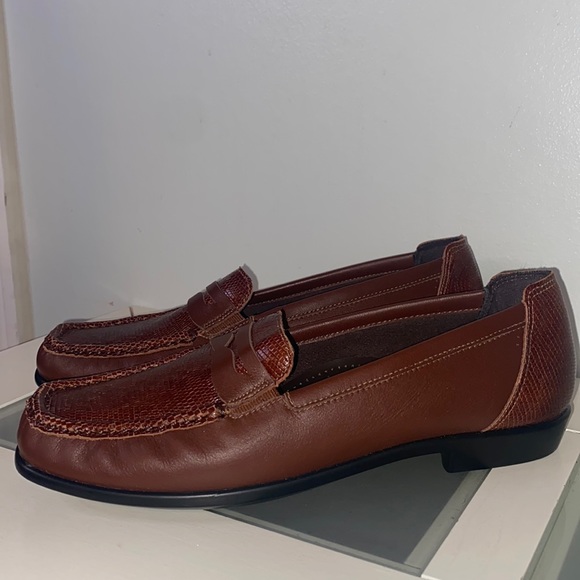 SAS Penny Loafer Slip On Brown Snake Skin Print Shoe- Sz 8 Narrow - Picture 6 of 13